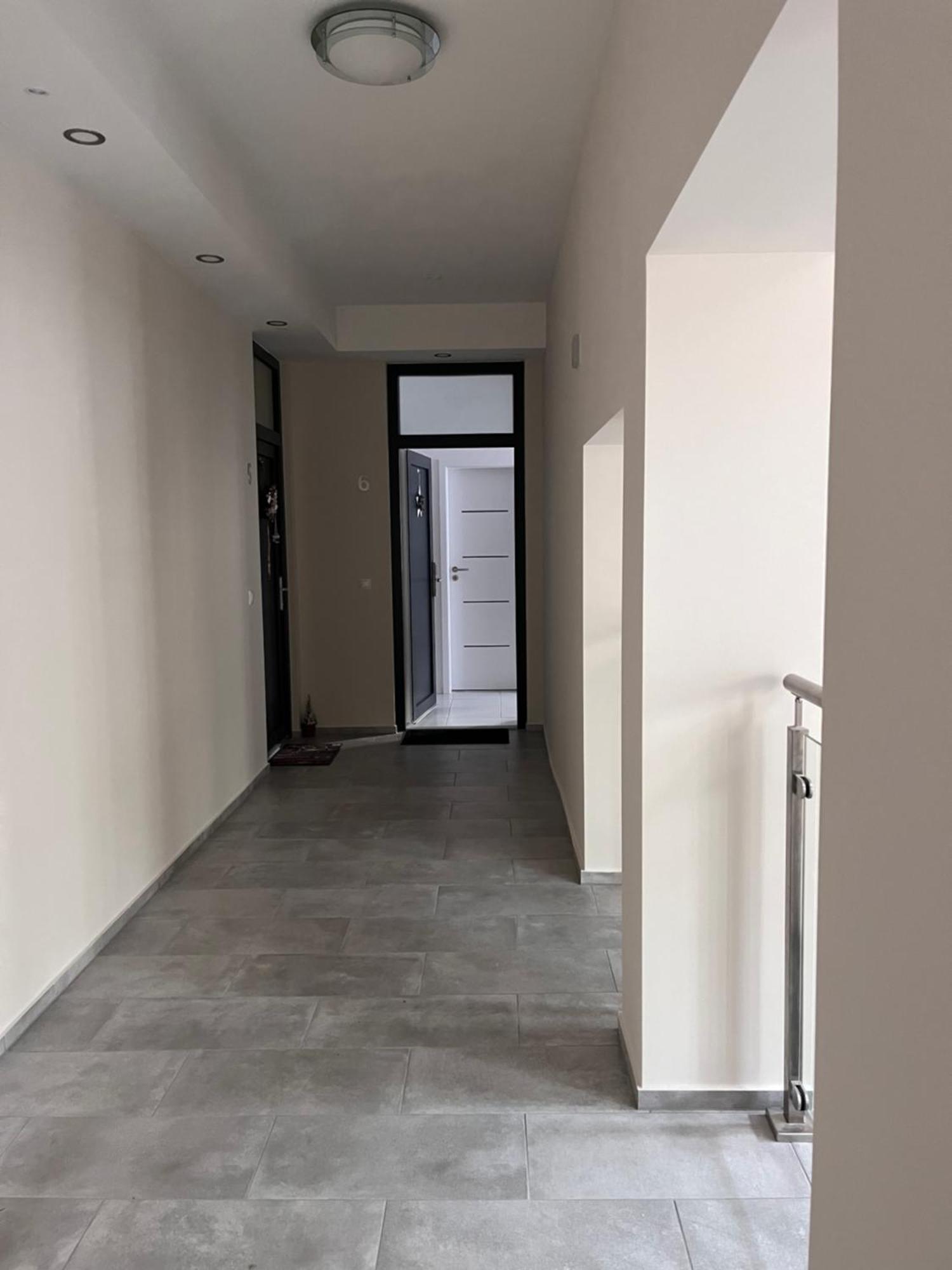 One Step Apartman - City Center With Self Check-In โซมบ็อตเฮย์ ภายนอก รูปภาพ